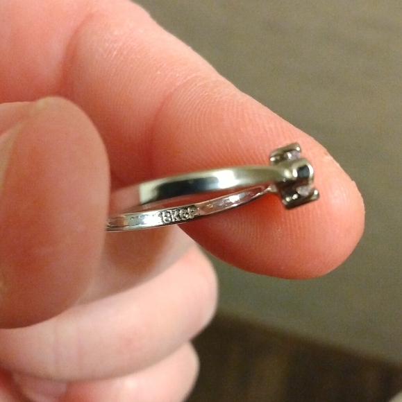 18k White Gold Finish 4 Prong Clover Cut Round White Sapphire Solitaire Ring 7.5 - Picture 9 of 10